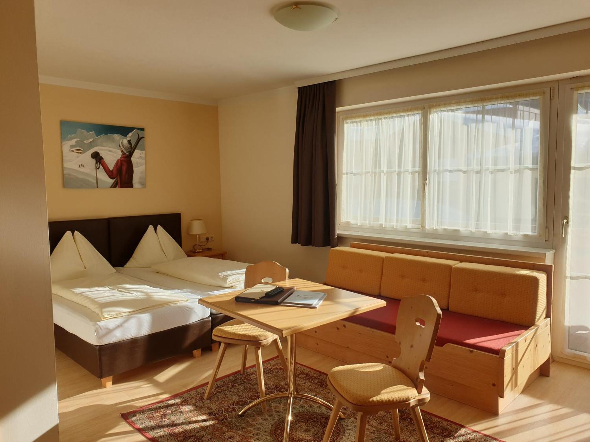Hotel Garni - Restaurant Kaminstube Sankt Anton am Arlberg Esterno foto