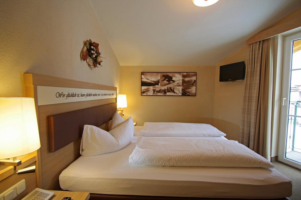 Hotel Garni - Restaurant Kaminstube Sankt Anton am Arlberg Camera foto