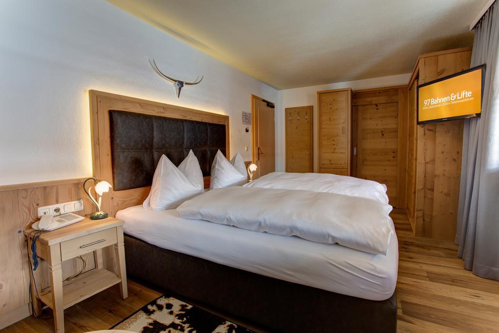 Hotel Garni - Restaurant Kaminstube Sankt Anton am Arlberg Esterno foto
